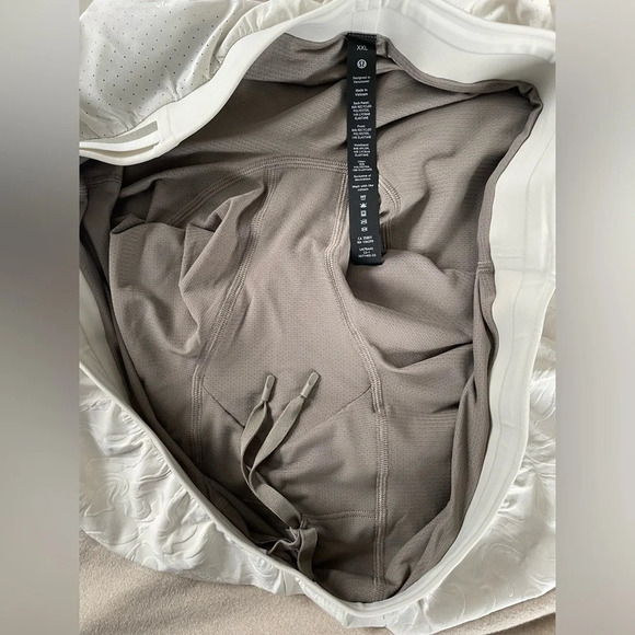 Lululemon Fast and Free Short 5" Airflow Men's Shorts - Picture 6 of 10